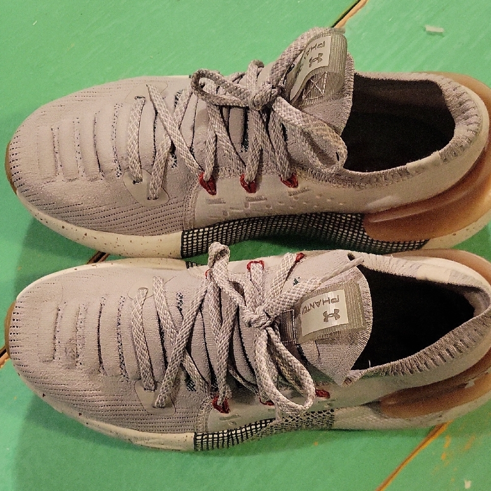 Under Armour Light Gray Athletic Shoes